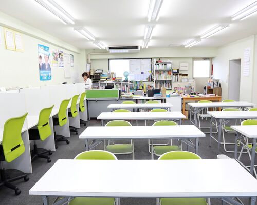 学習塾グリーンエイジ教室内