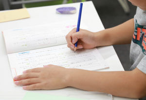 論理エンジンを学習する生徒