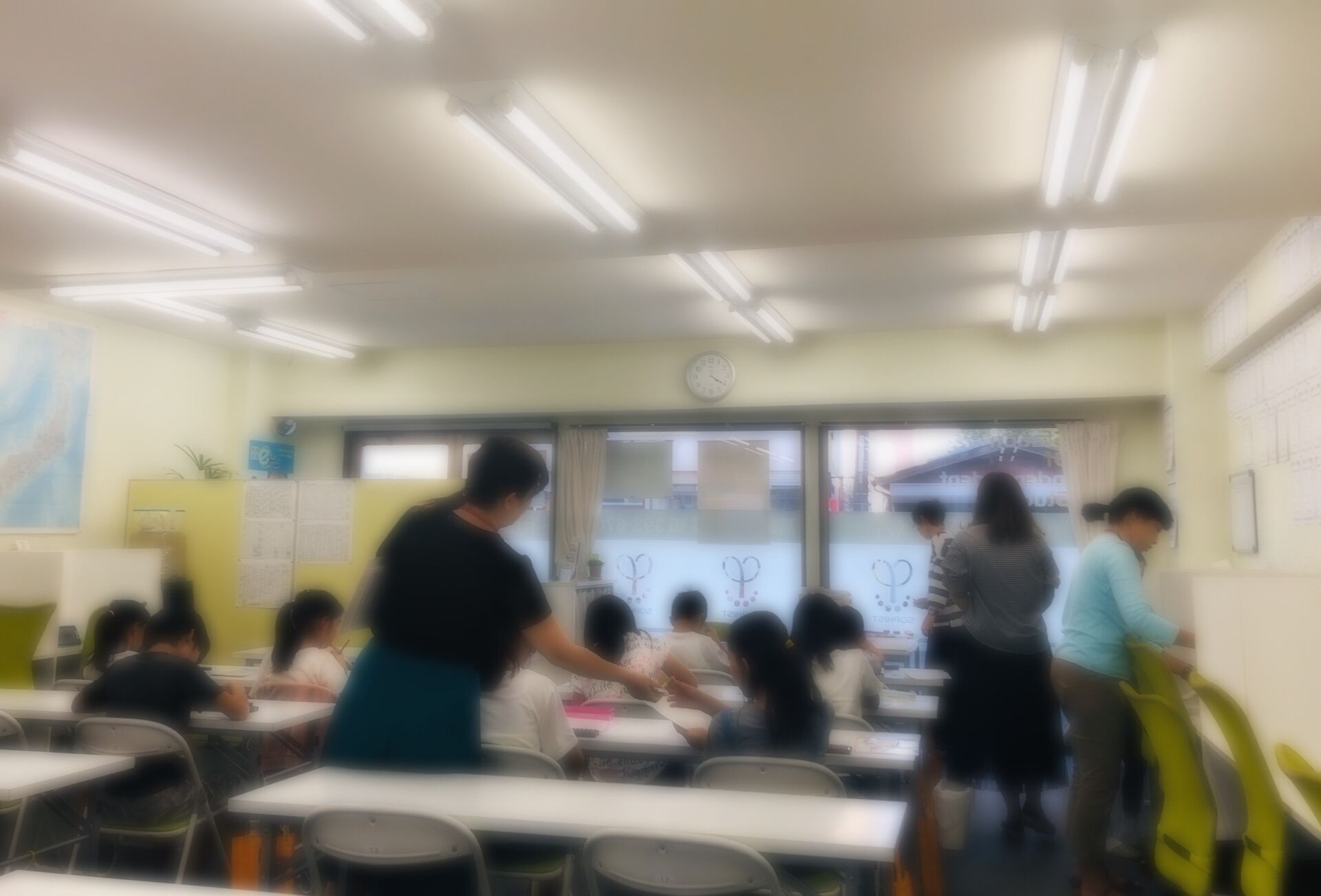 そろばん指導風景